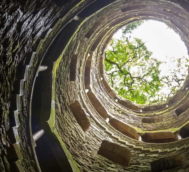Lisbon: Sintra, Pena Palace, Moorish Castle & Regaleira Tour