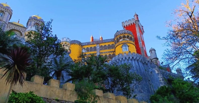 The historic centre of Sintra beneath the Serra